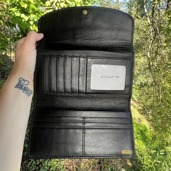 VINTAGE COACH Black Leather Trifold Wallet w Gold Logo Accent AUTHENTIC - Picture 3 of 10